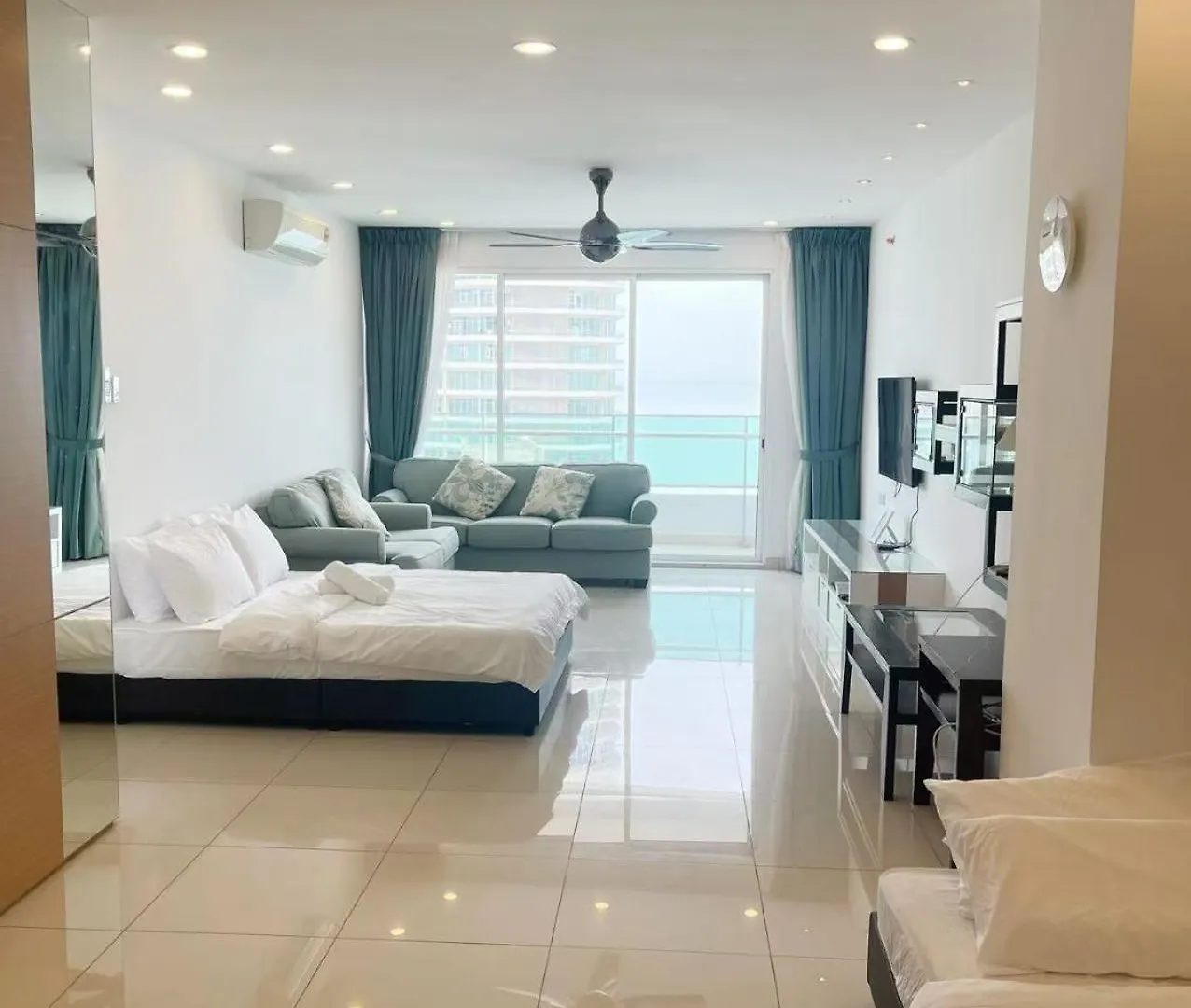 Апартаменты Mansion One 2R2B Seaview Up To 10 Pax Джорджтаун